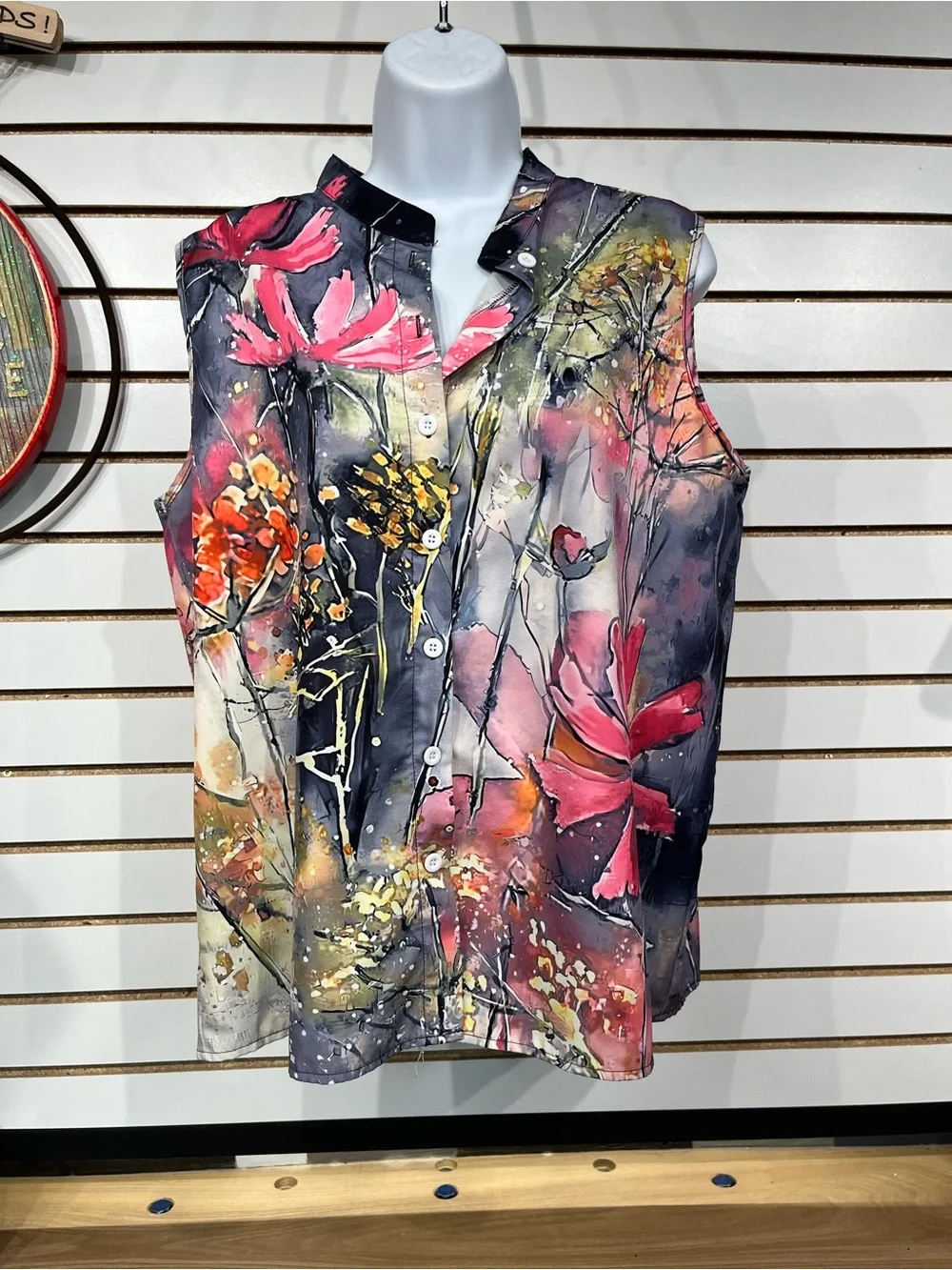 Sleeveless button-down blouse size XL - Picture 2 of 7